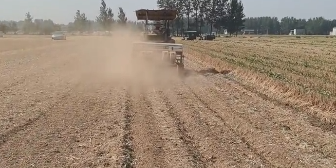 帅农王花生播种机搭配导航作业更好用 - Cover Image